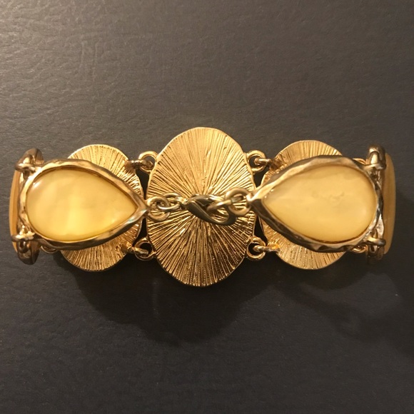 Ann Taylor - Picture 2 of 5